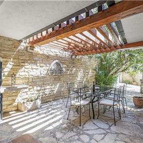 4-5 bedroom villa with Split City and Sea Views sleeps 8-10